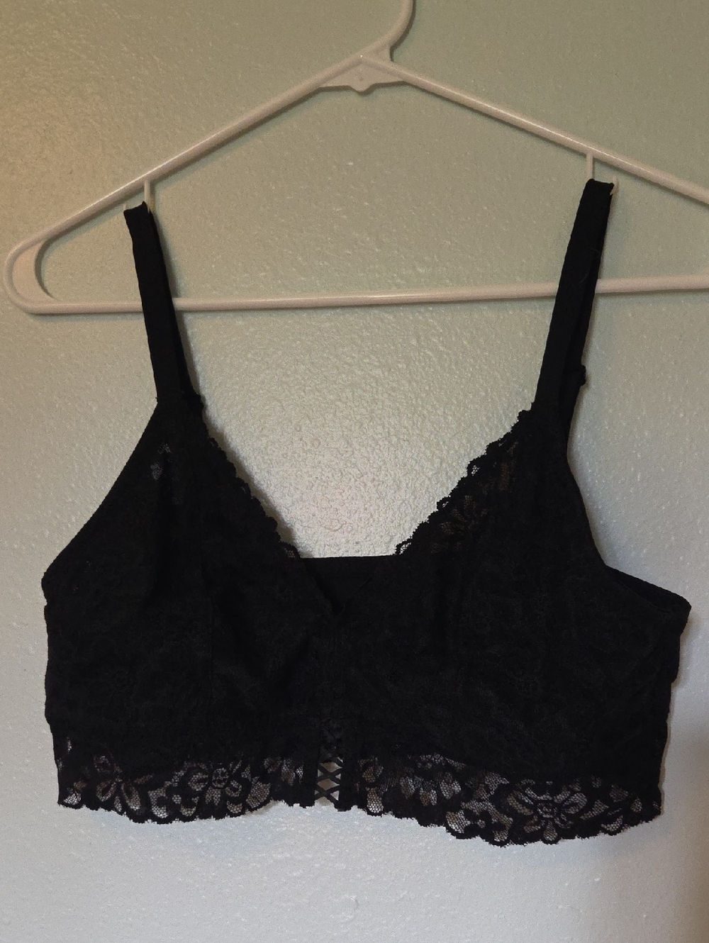 Victoria's Secret Black Lace Bralette with Floral Hem - Like New XL